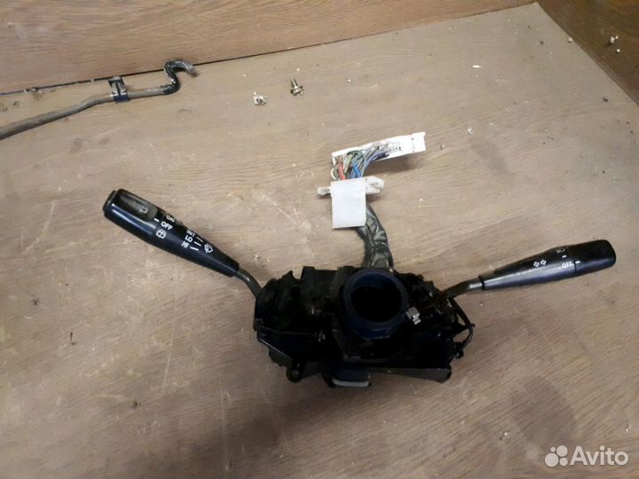 Переключатель поворотников со шлейфом на Toyota Sp