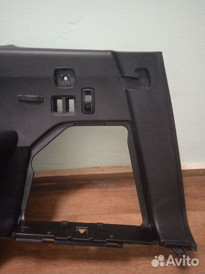 Обшивка багажника задняя правая Mercedes Gls-Class