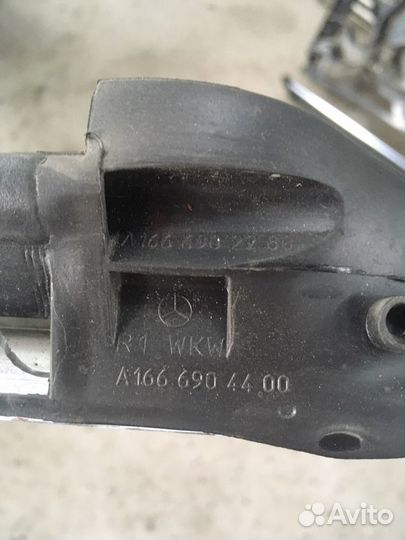 Молдинг глухого заднего стекла правый Mercedes GL