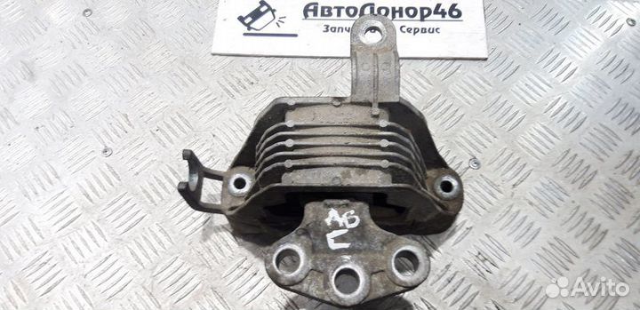 Опора двигателя правая Chevrolet Cruze