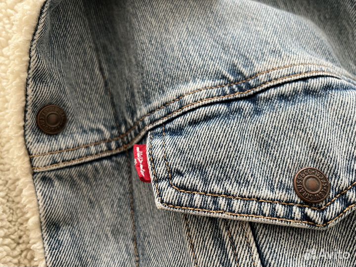 Джинсовая куртка levis