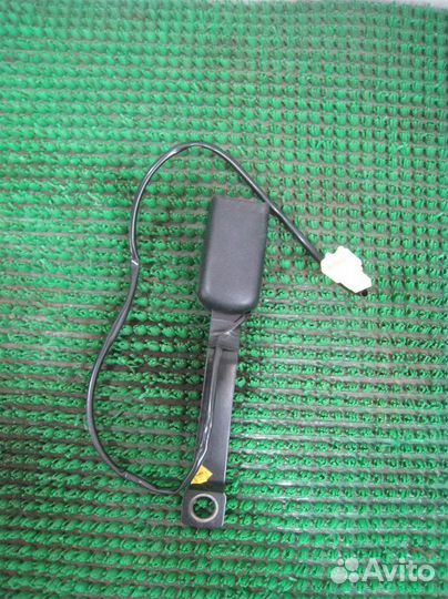 Замок ремня безопасности передний левый Subaru Le