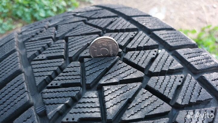 Bridgestone Blizzak DM-V2 225/60 R17 99Q