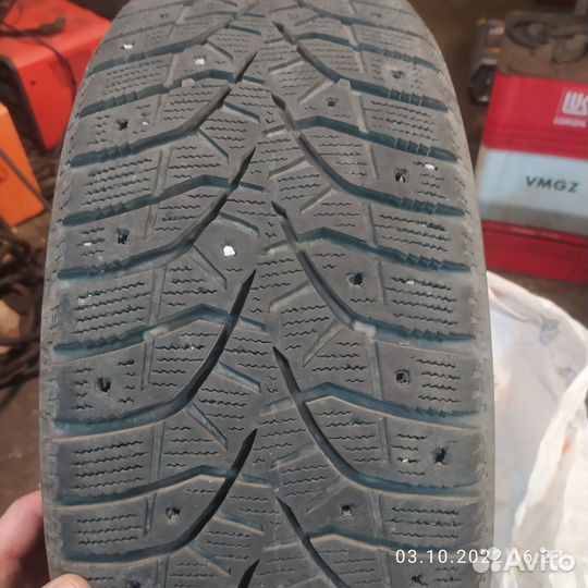 Bridgestone Blizzak Spike-02 205/55 R16