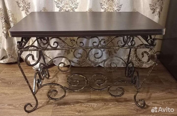 Кованная вешалка, журнальный столик