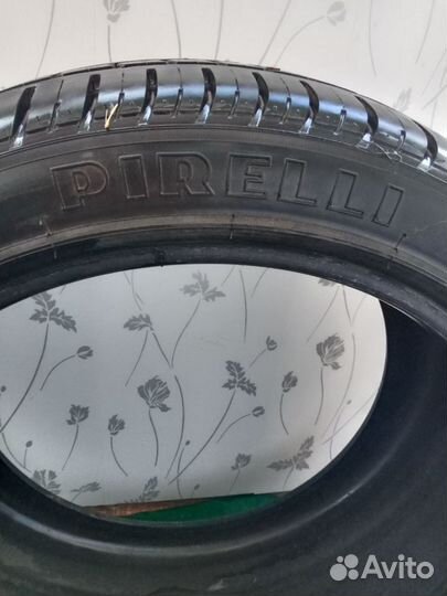 Pirelli P Zero Rosso 255/40 R19 100V