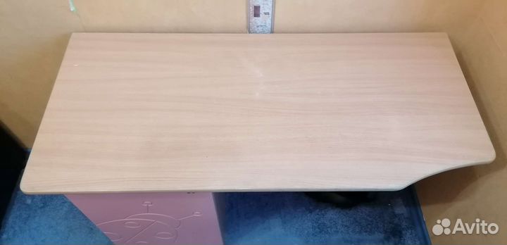 Детский письменный стол