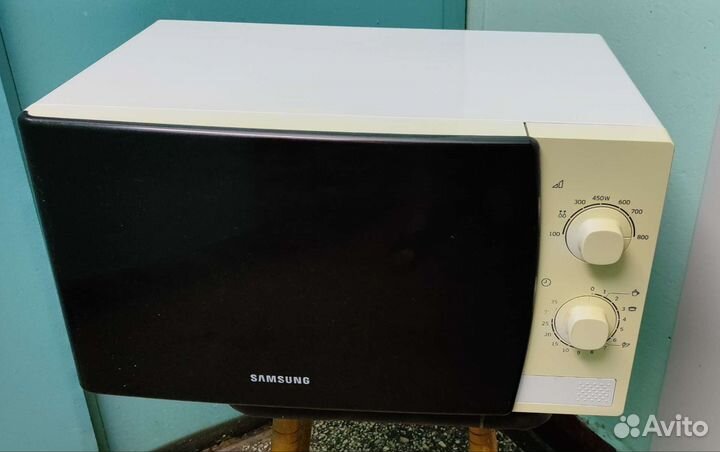 Микроволновая печь Samsung ME81KRW-1