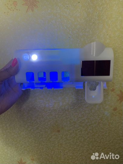 Держатель для зубных щеток и пасты