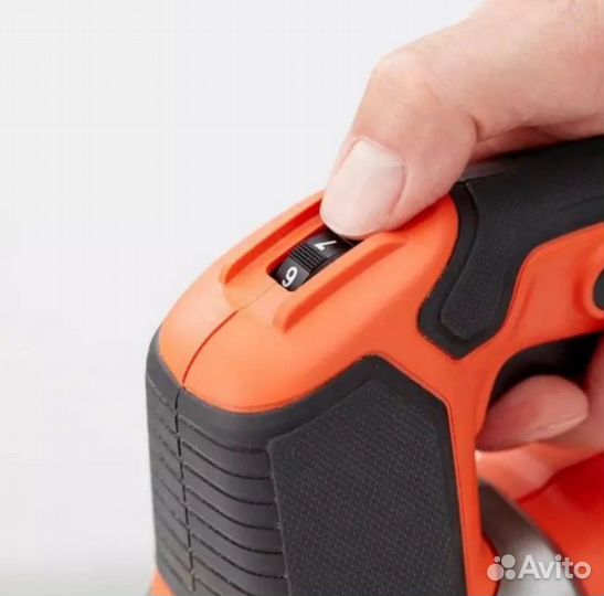 Лобзик Black + Decker