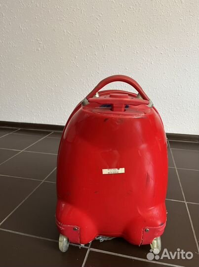 Детский чемодан на колесиках