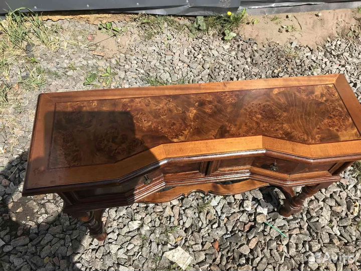 Старинная ореховая консоль из Франции