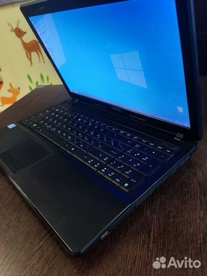 Asus i3/8gb/SSD