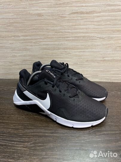 Кроссовки Nike Legend Essential 2 размер 44,5