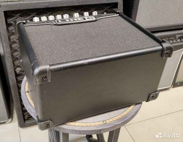 Комбоусилитель с эффектами Line 6 Spider IV 15