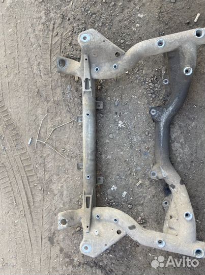 Подрамник w 204 рестайлинг передний m 271