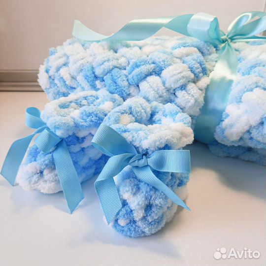 Плед и пинетки ручной работы