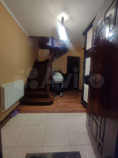 Дом 270 м² на участке 9 сот.