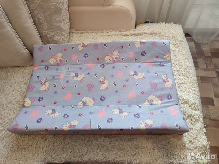 Пеленальный столик на кроватку