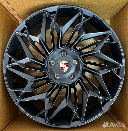 Кованые диски Порше Каен 3 Porsche cayenne III R22