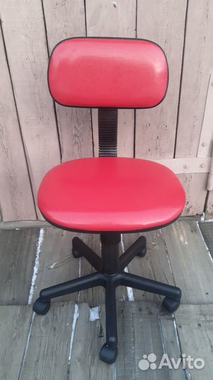 Стул (мастера) со спинкой красный