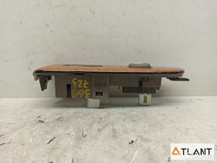 Блок упр. стеклоподьемниками передний левый toyota