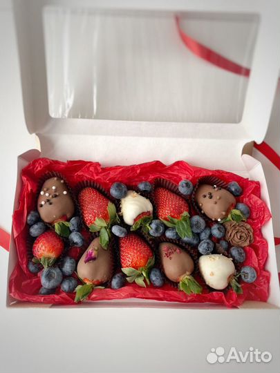 Съедобные букеты, шоколад, клубника
