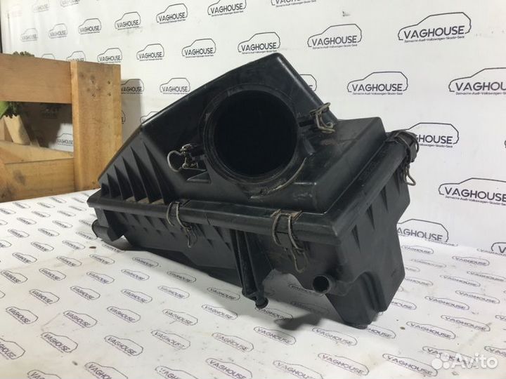 Корпус воздушного фильтра Ford Mondeo MK 2 1.8