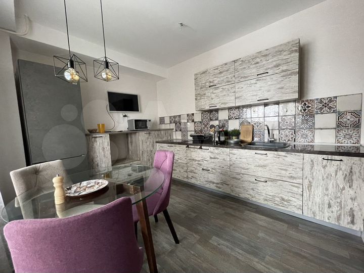 2-к. квартира, 73,2 м², 8/16 эт.