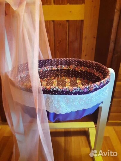 Кровать-качалка для кукол