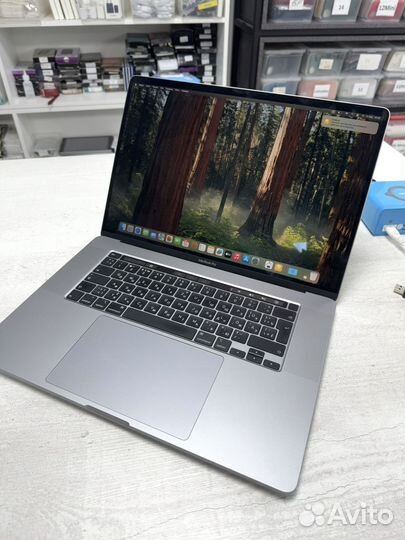 MacBook Pro 16 32/1 tb i9 Space Gray