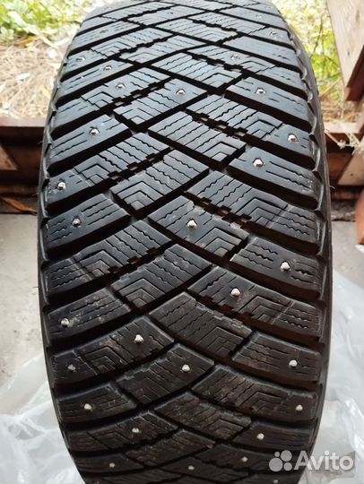 Goodyear Ultragrip Ice Arctic 215/50 R17 91T