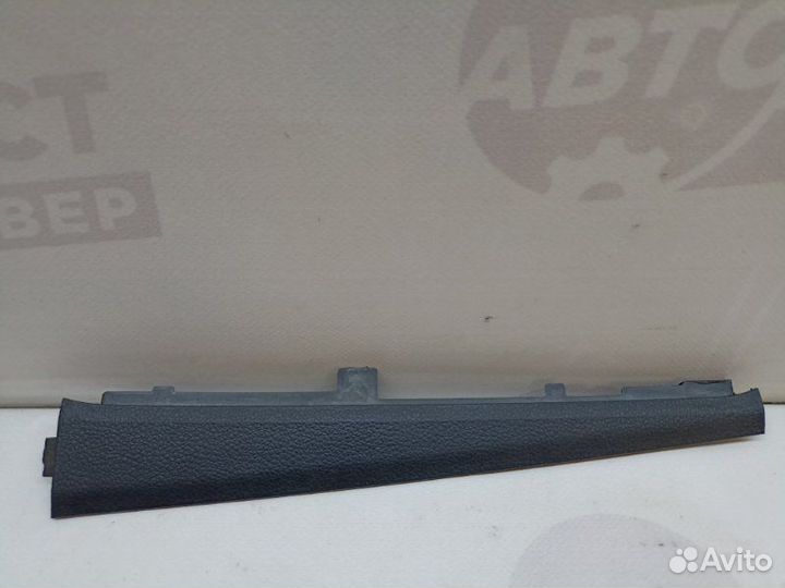 Обшивка стойки передняя правая Volkswagen Jetta A6