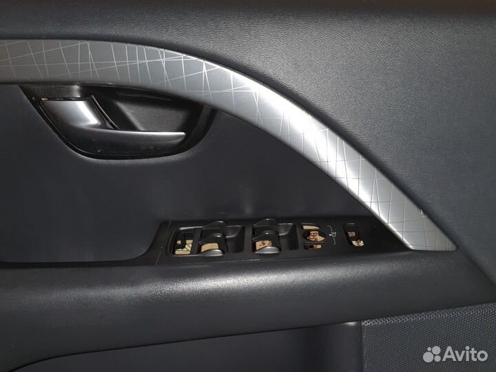 Обшивка двери передней левой Volvo XC70 BZ95