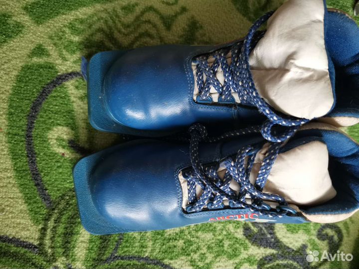 Лыжные ботинки