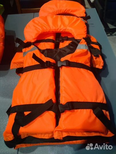 Спасательный жилет