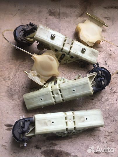 Механизм складывания подголовника Mercedes S W220