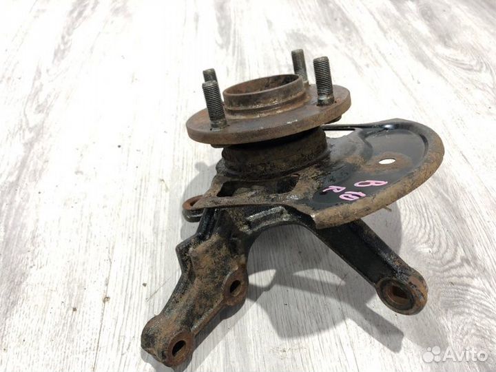 Кулак поворотный передний правый Nissan Almera