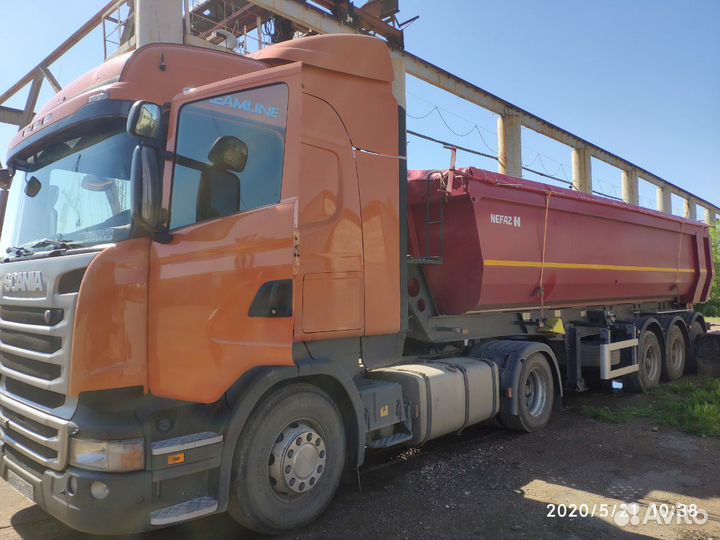 Самосвальным полуприцепом