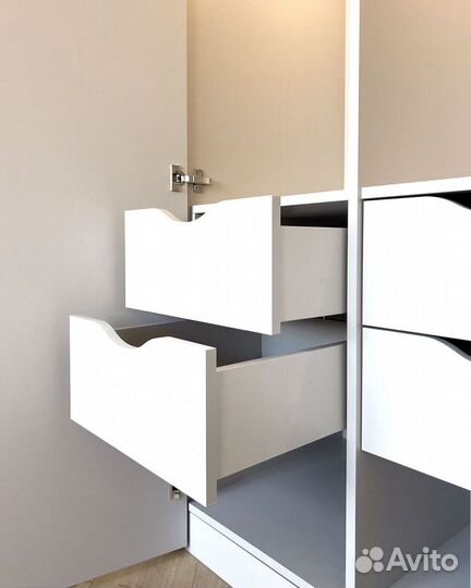 Угловой шкаф