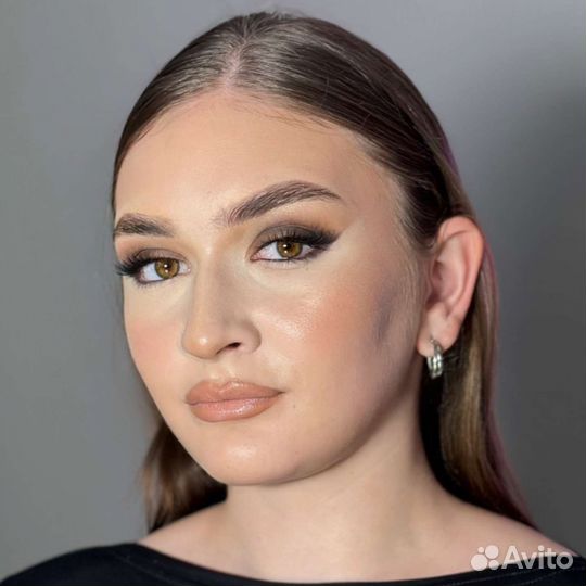 Модель на макияж