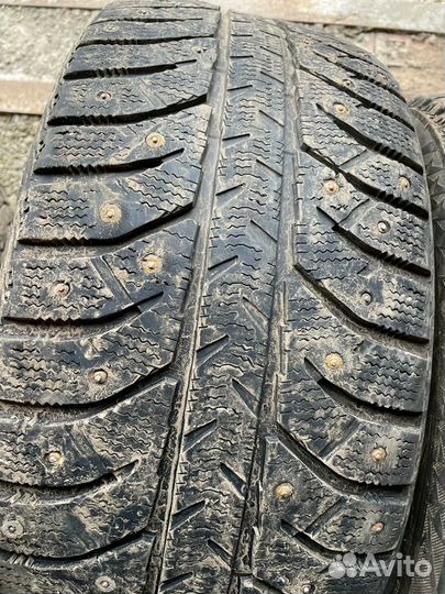 Bridgestone Ice Cruiser 7000 235/40 R18 92