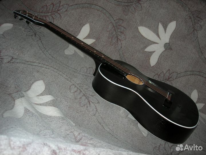 Гитара старая / струны новые / доставка платная