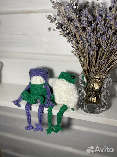 Вязаная лягушка из Pinterest