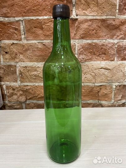 Бутылка стеклянная 0,7 л зеленая