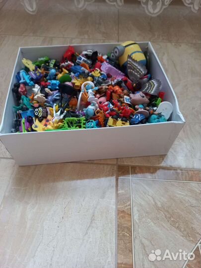 Игрушки из киндер сюрприза и сладких боксов