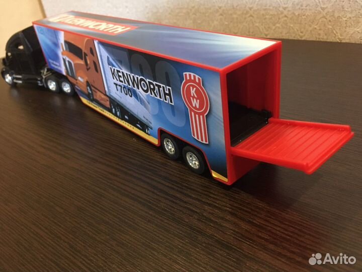Машинка Кинсмарт Kenworth T700 1:68