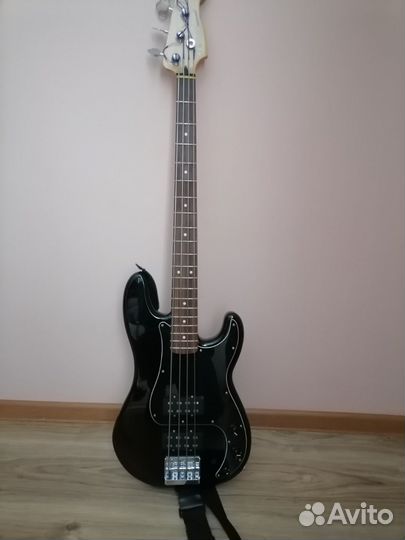 Бас гитара Fender precision bass