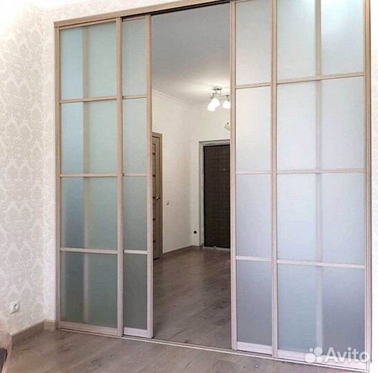 Стеклянная перегородка