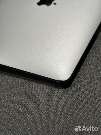 Macbook Air 13 8/256 Retina 2020